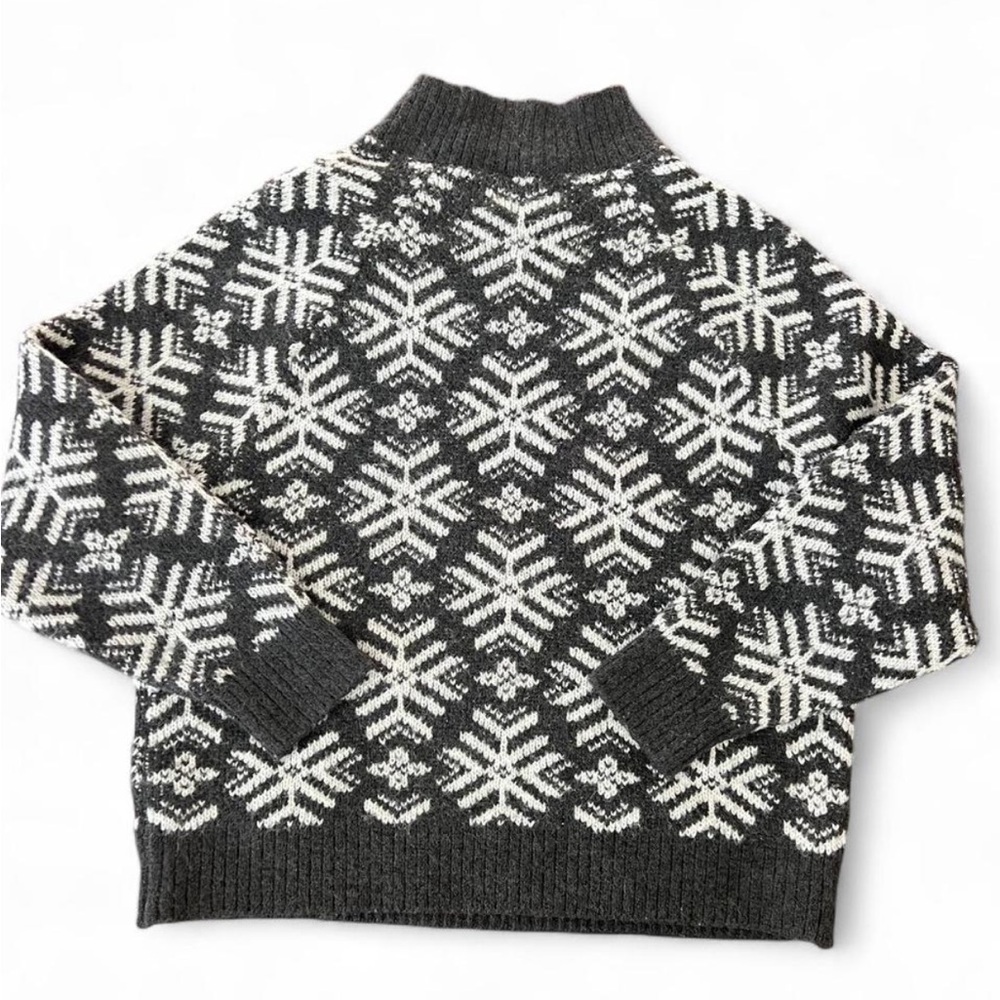 Women’s Old Navy Charcoal and white Snowflake Knit Sweater wool blend Size Large
